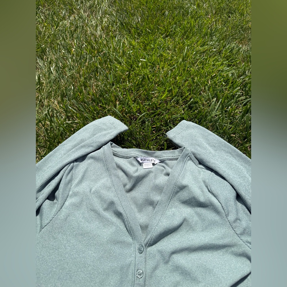 Athleta Women’s V-Neck Half Button Down